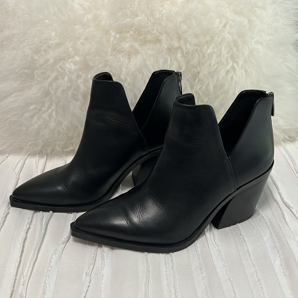 Vince Camuto Booties Size 8.5 - Picture 3 of 5